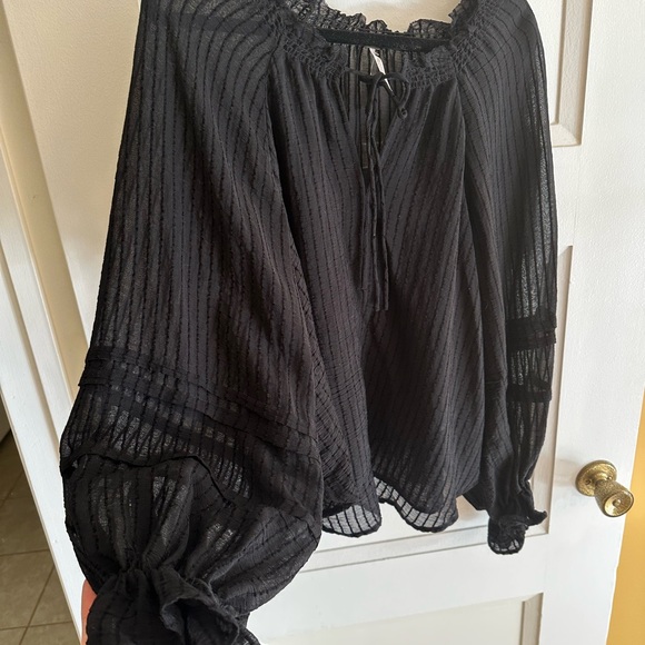 Free People Black Out of Town Split Neck blouse - size S/M - Picture 6 of 9